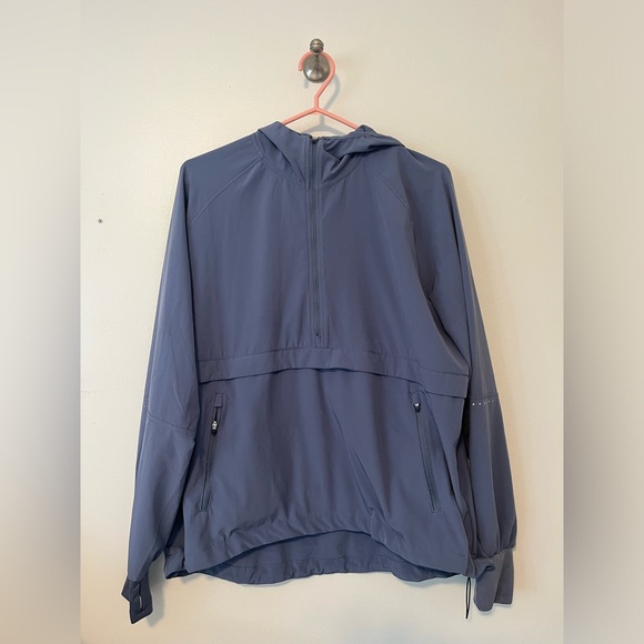 H&M sporty windbreaker - Picture 1 of 3